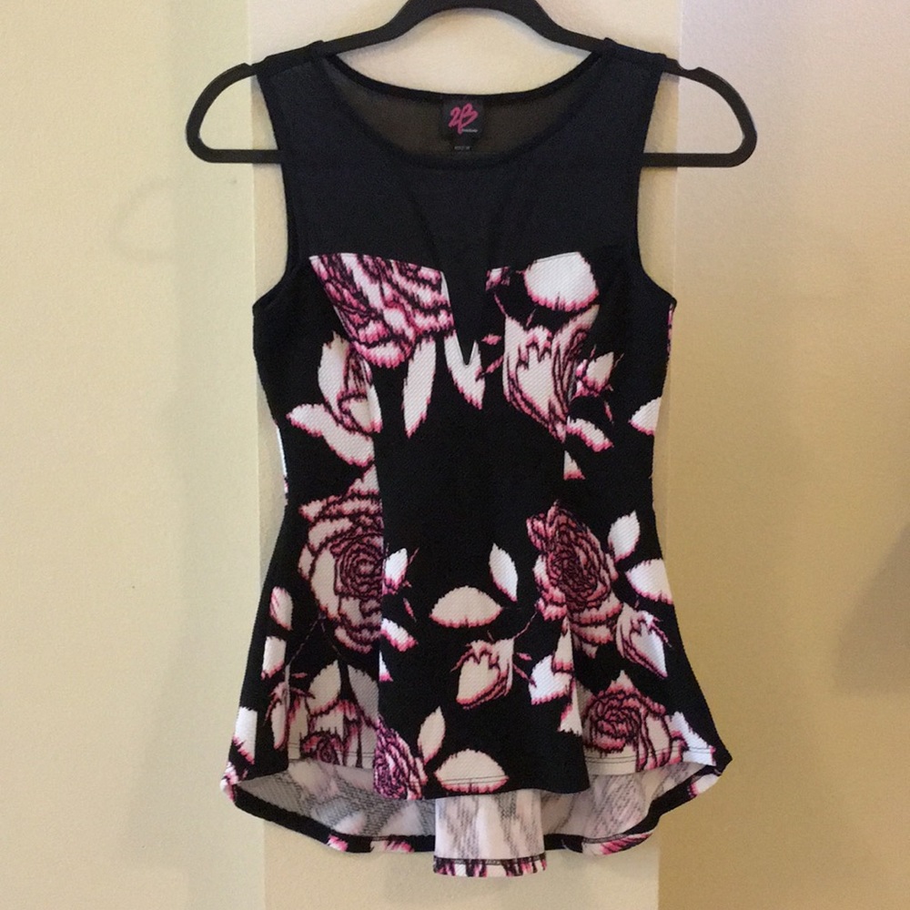 2B Bebe sheer & floral top. Size S